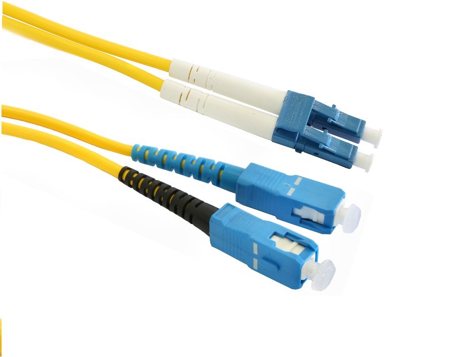 Grove 3 m SC-LC OS1/OS2 singlemode duplex patch lead with LSZH jacket for reliable, low-loss fibre connections